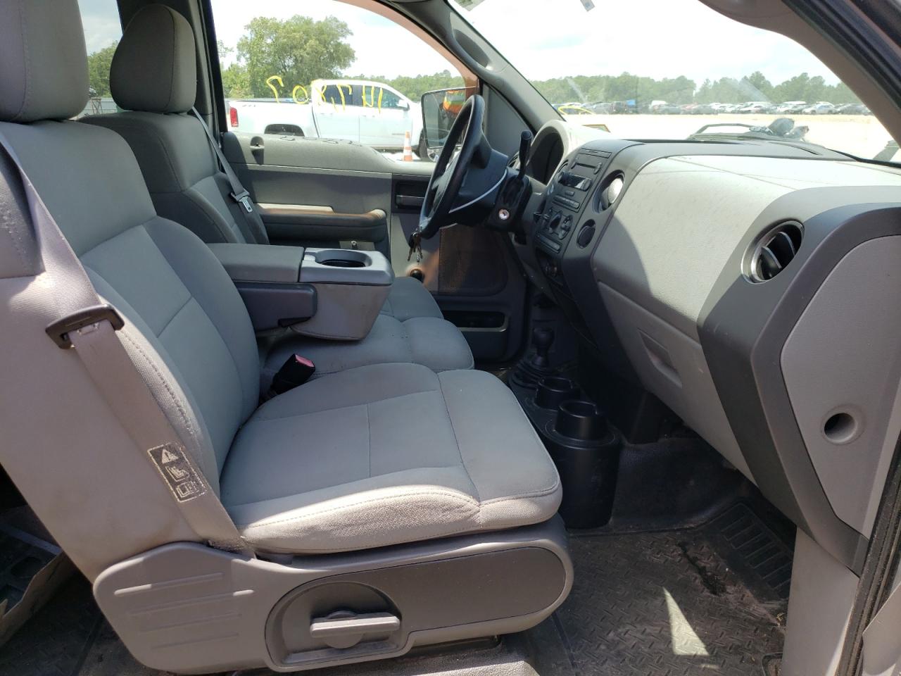 Photo 5 from auction – 2004 FORD F150 with VIN 1FTRX14W14NB04626