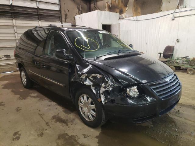 CHRYSLER TOWN & COU 2005 with VIN 2C4GP54L85R562768 - Photo from auction