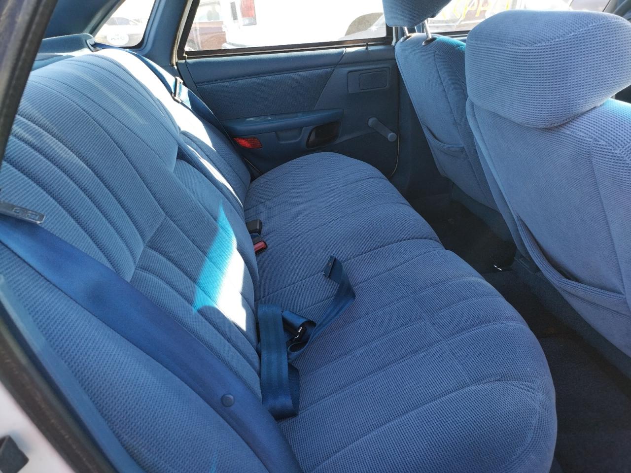 Photo 6 from auction – 1995 FORD TAURUS GL with VIN 1FALP52U0SG268052