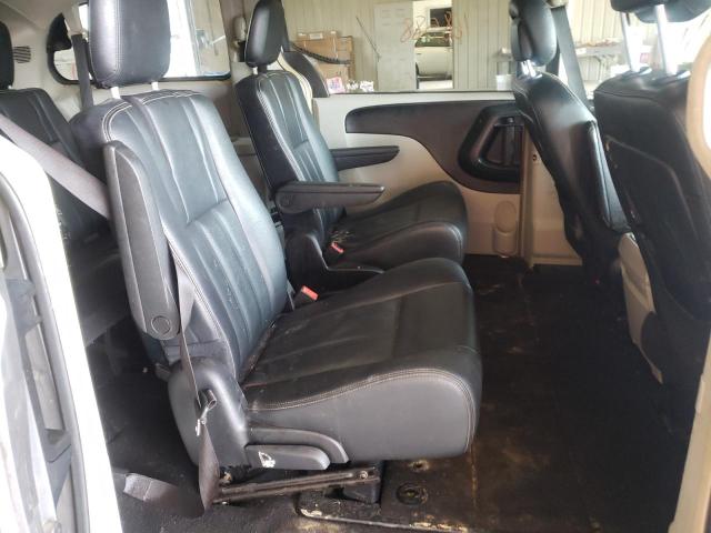 Photo 6 from auction – 2016 CHRYSLER TOWN & COU with VIN 2C4RC1BG1GR245467