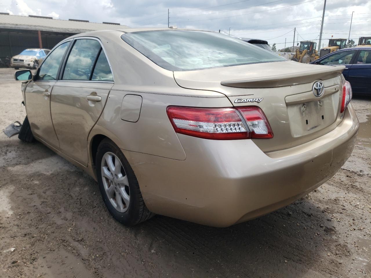 Photo 3 from auction – 2011 TOYOTA CAMRY BASE with VIN 4T1BF3EK8BU719927