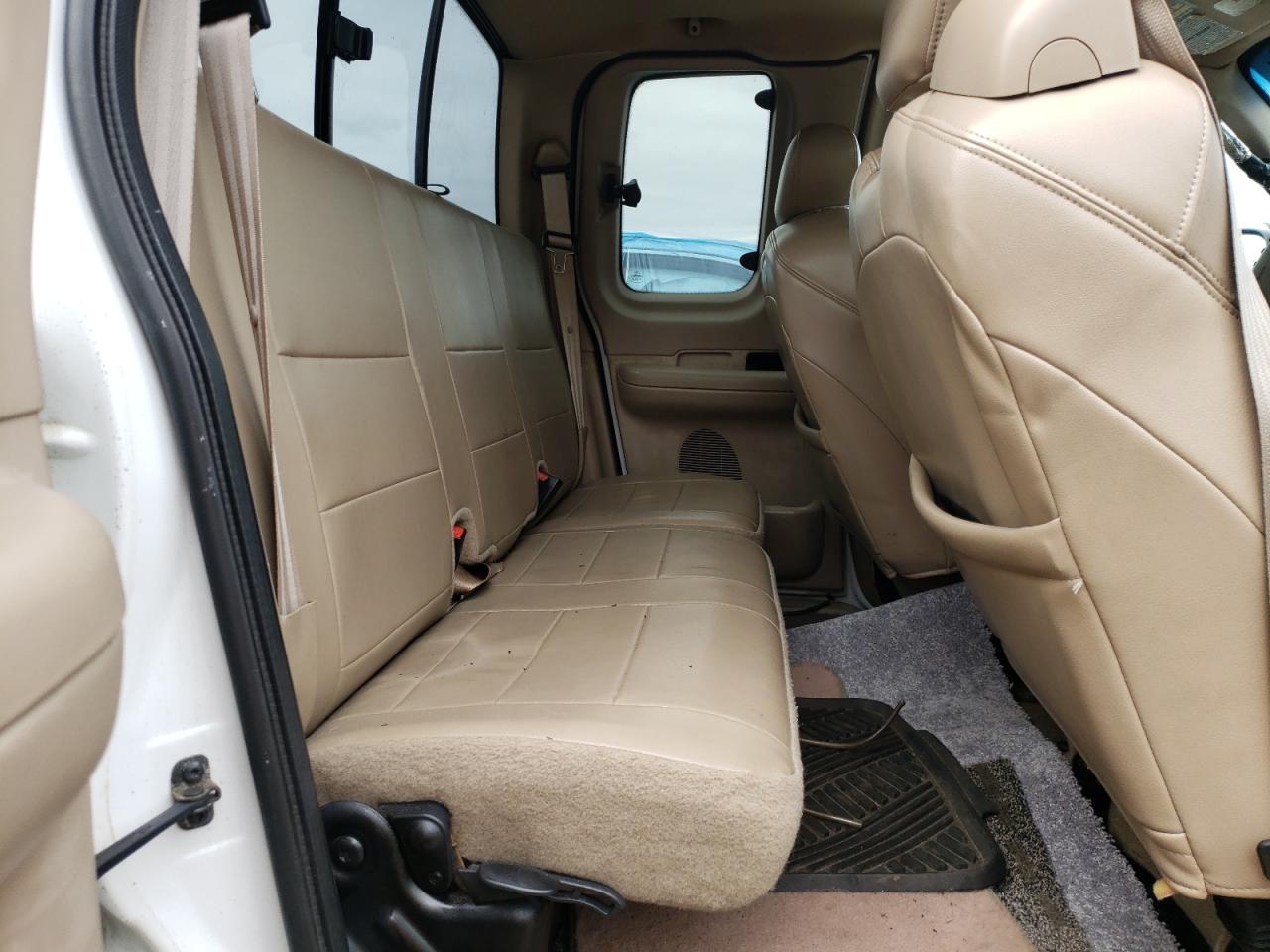 Photo 6 from auction – 2002 FORD F150 with VIN 2FTRX08W22CA99413