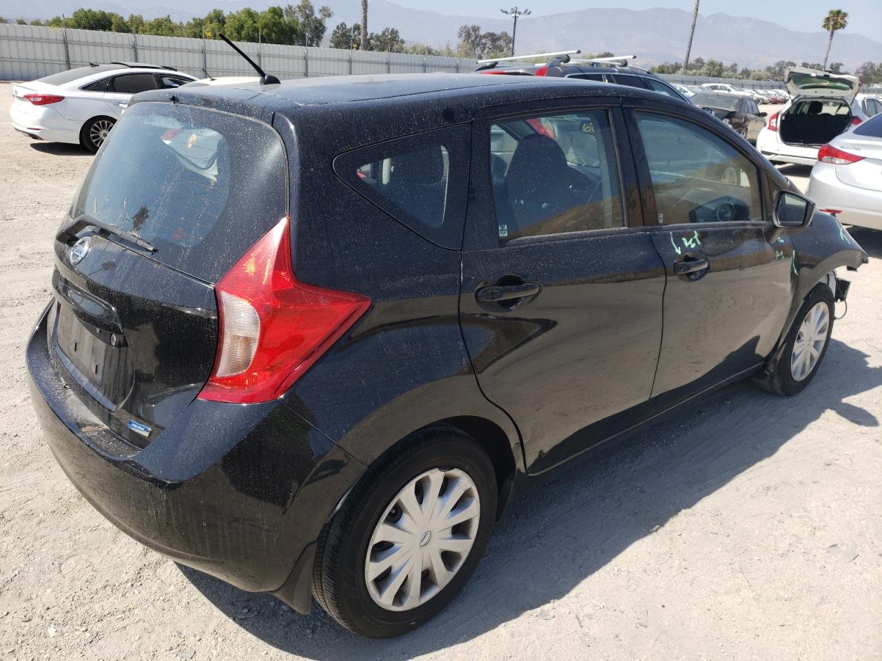 Photo 4 from auction – 2015 NISSAN VERSA NOTE with VIN 3N1CE2CP0FL409178