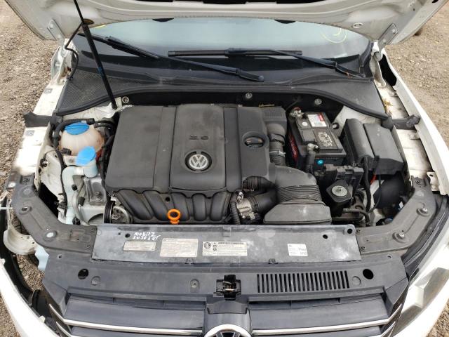 Photo 7 from auction – 2013 VOLKSWAGEN PASSAT S with VIN 1VWAP7A34DC120225