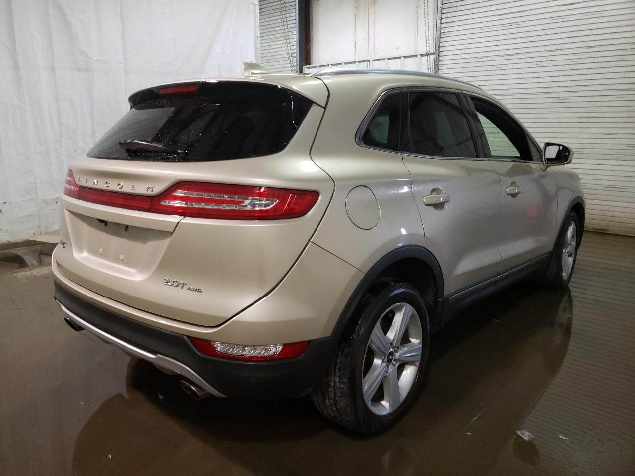 Photo 4 from auction – 2017 LINCOLN MKC PREMIE with VIN 5LMCJ1D94HUL69997