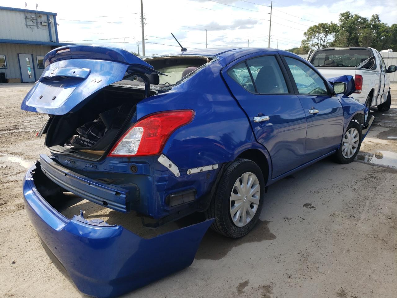 Photo 17 from auction – 2017 NISSAN VERSA S with VIN 3N1CN7AP7HL847800
