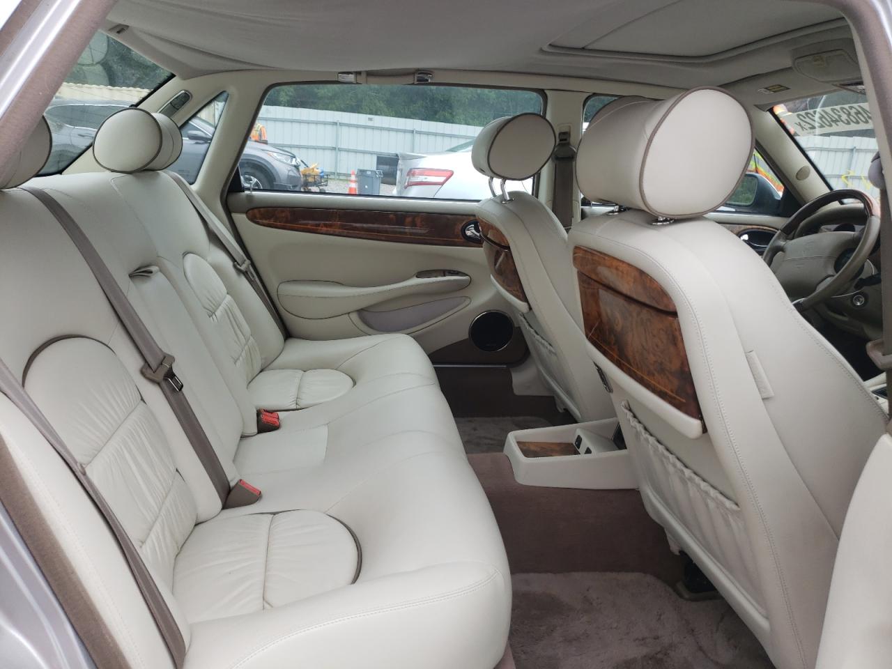 Photo 6 from auction – 2001 JAGUAR VANDENPLAS with VIN SAJDA24C41LF26134