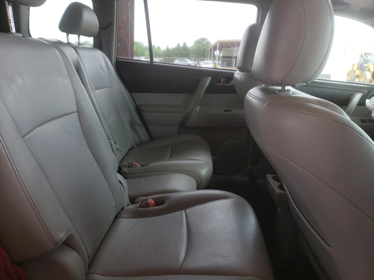 Photo 6 from auction – 2010 TOYOTA HIGHLANDER with VIN 5TDKK3EH1AS005709