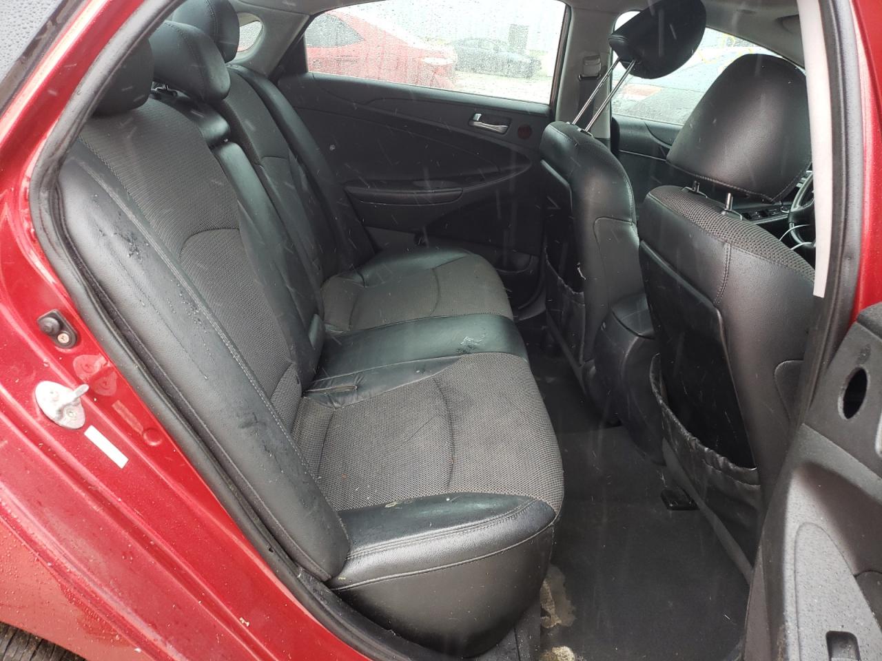 Photo 18 from auction – 2011 HYUNDAI SONATA SE with VIN 5NPEC4AB0BH207501
