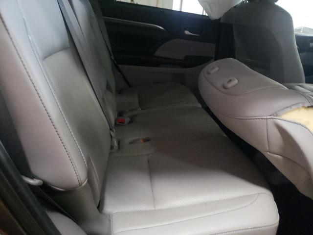 Photo 6 from auction – 2019 TOYOTA HIGHLANDER with VIN 5TDDZRFH3KS718800