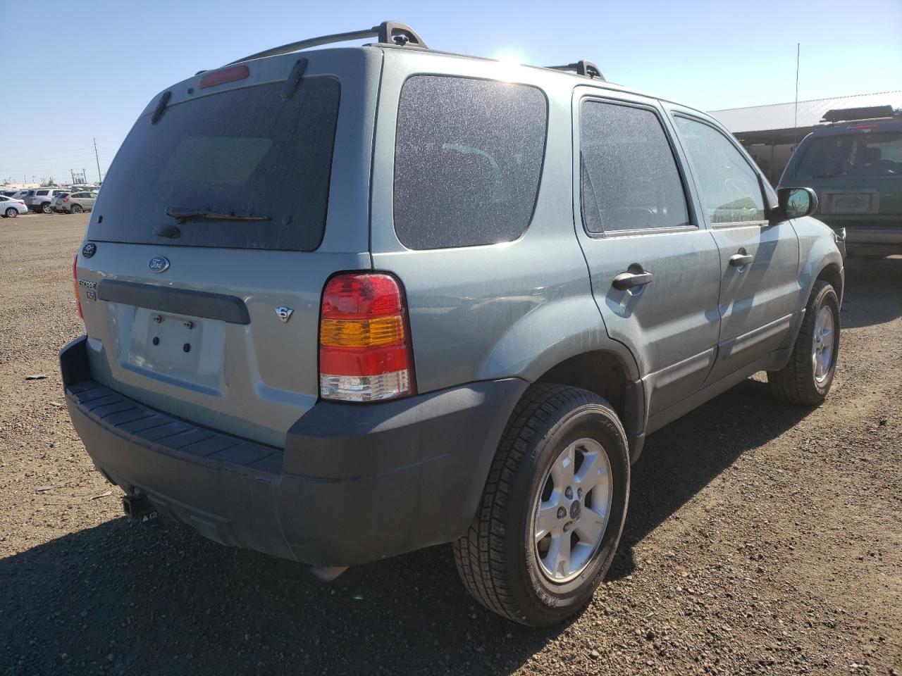 Photo 4 from auction – 2005 FORD ESCAPE XLT with VIN 1FMYU93175KD66044