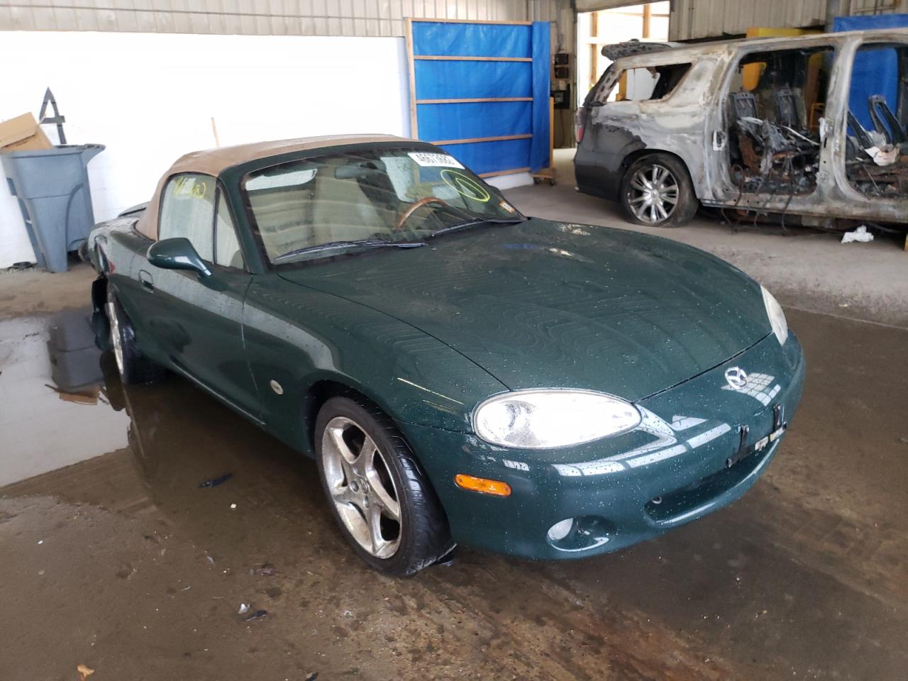 Photo 14 from auction – 2001 MAZDA MX-5 MIATA with VIN JM1NB353X10209722