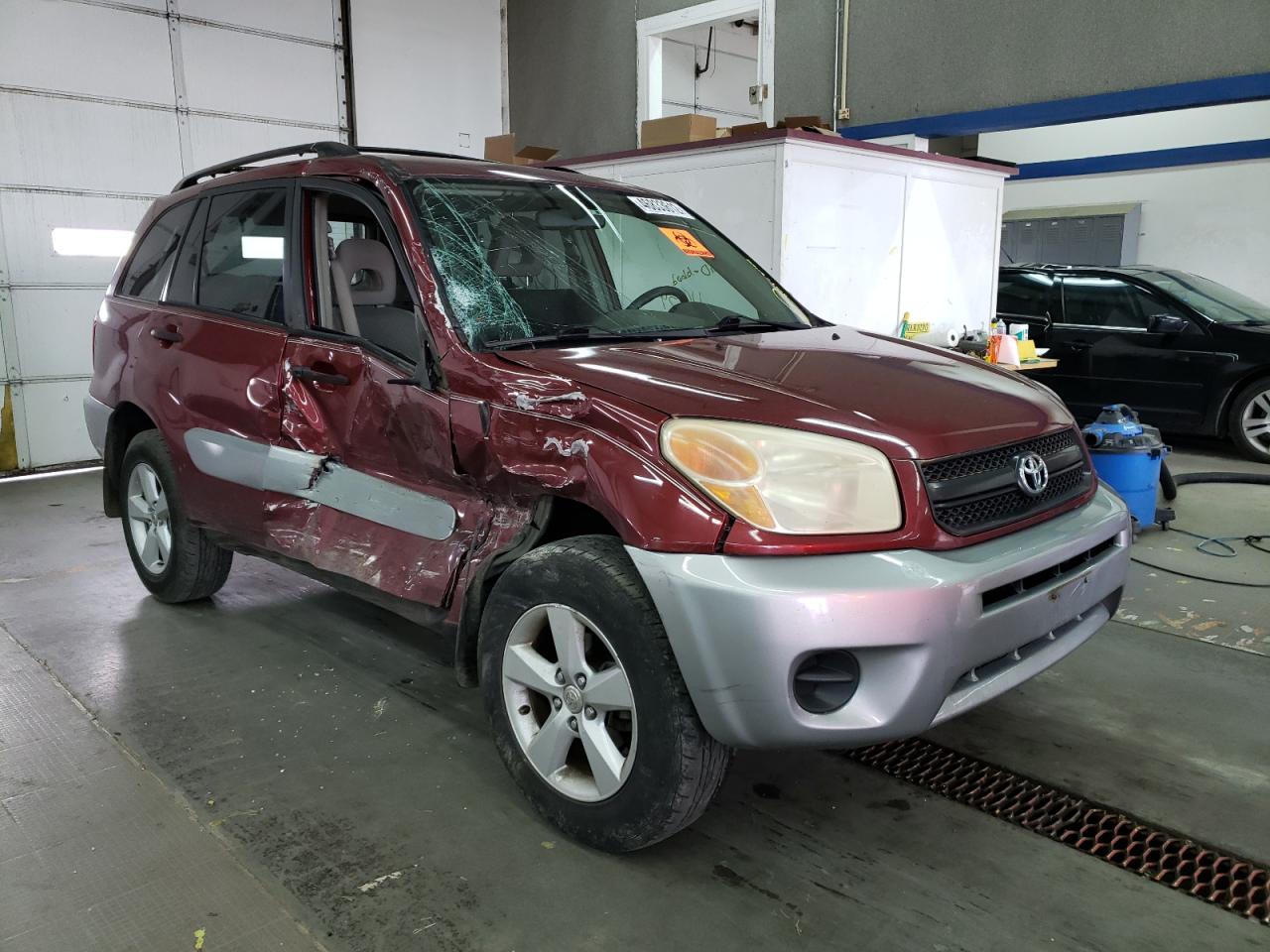 TOYOTA RAV4 2005 with VIN JTEHD20V650061127 - Photo from auction