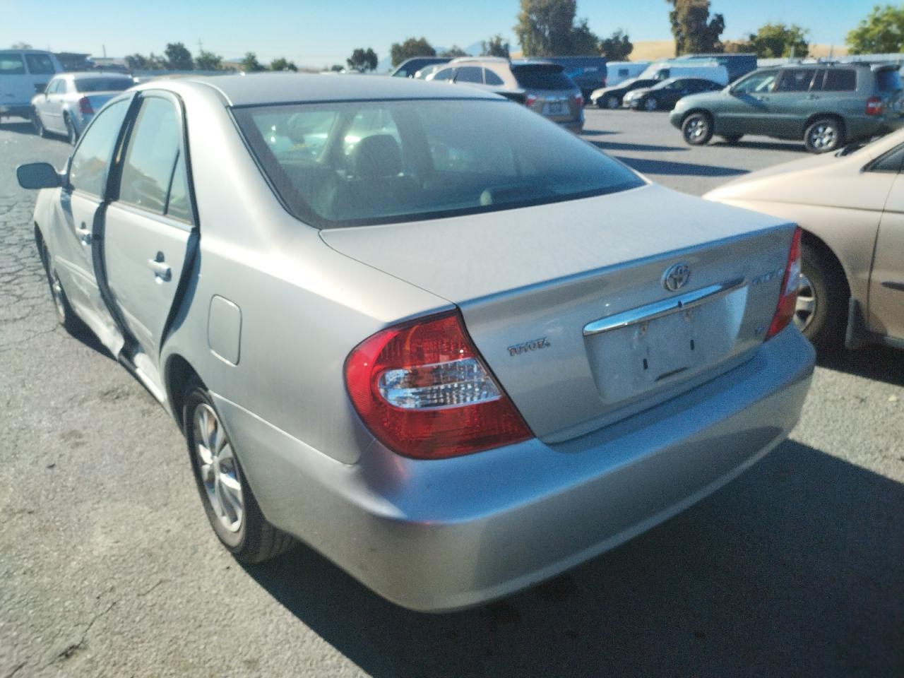 Photo 3 from auction – 2004 TOYOTA CAMRY LE with VIN 4T1BF32K14U068633