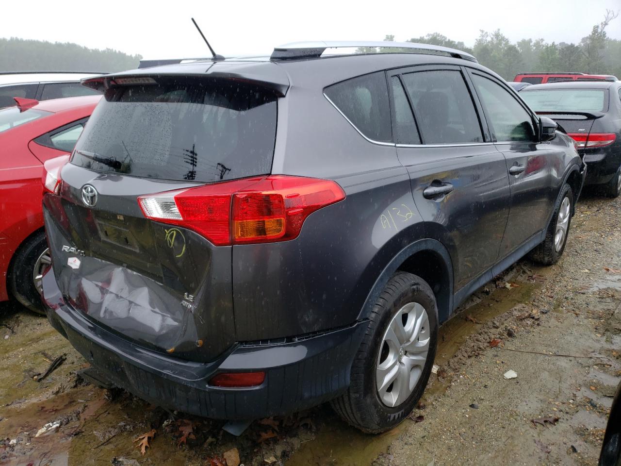 Photo 4 from auction – 2015 TOYOTA RAV4 LE with VIN JTMBFREV7FJ030440