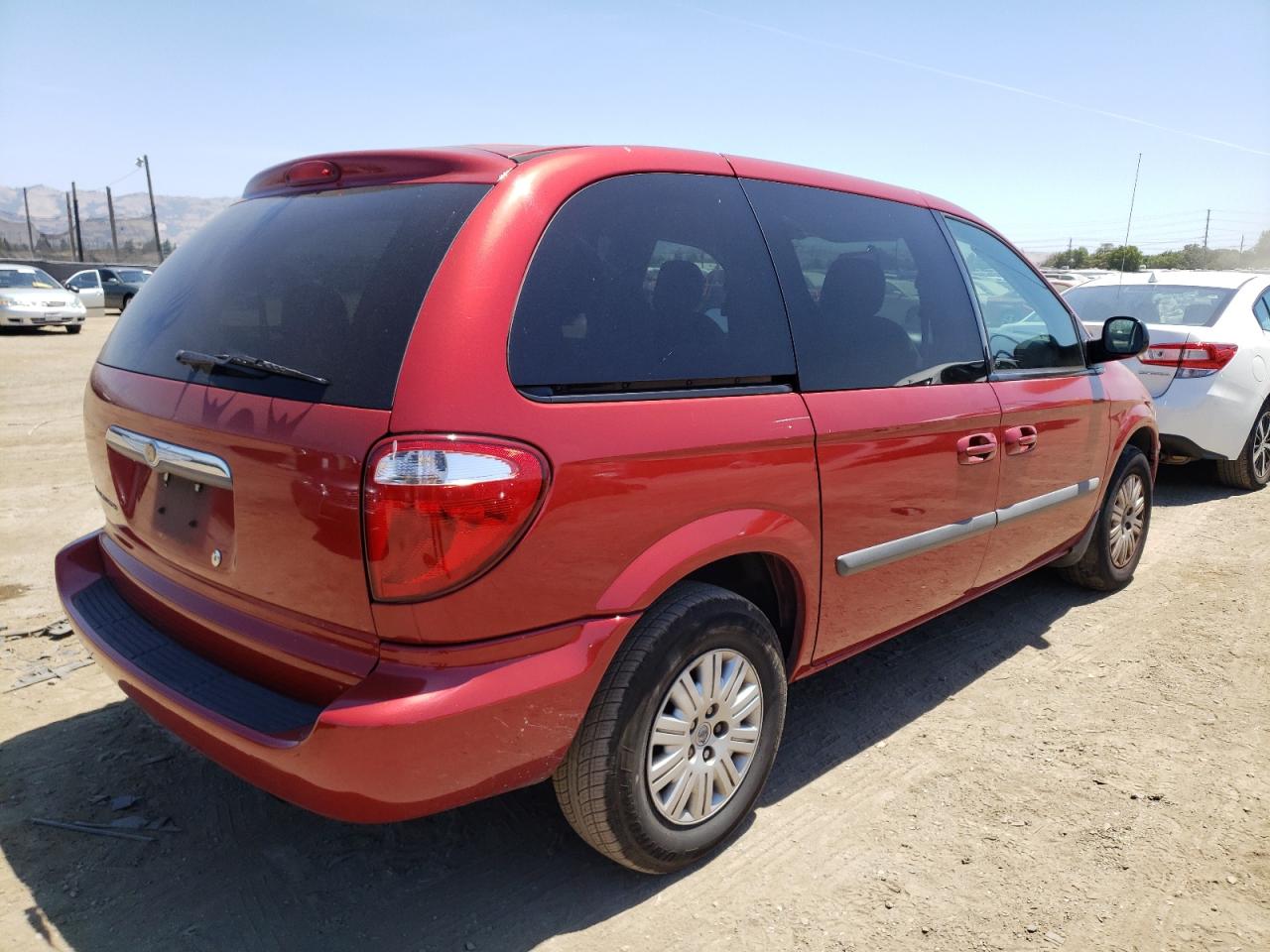 Photo 4 from auction – 2006 CHRYSLER TOWN & COU with VIN 1A4GP45RX6B757679