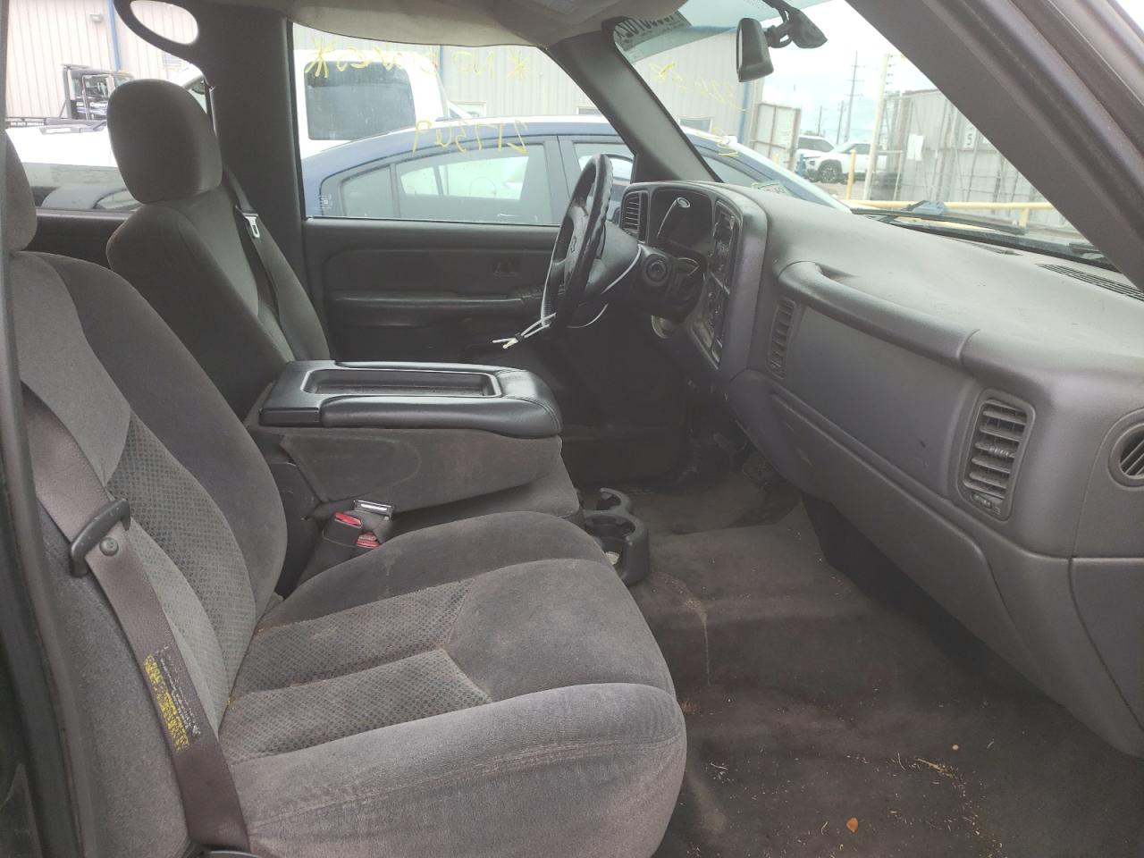 Photo 5 from auction – 2005 CHEVROLET SILVERADO with VIN 2GCEC13T251326158