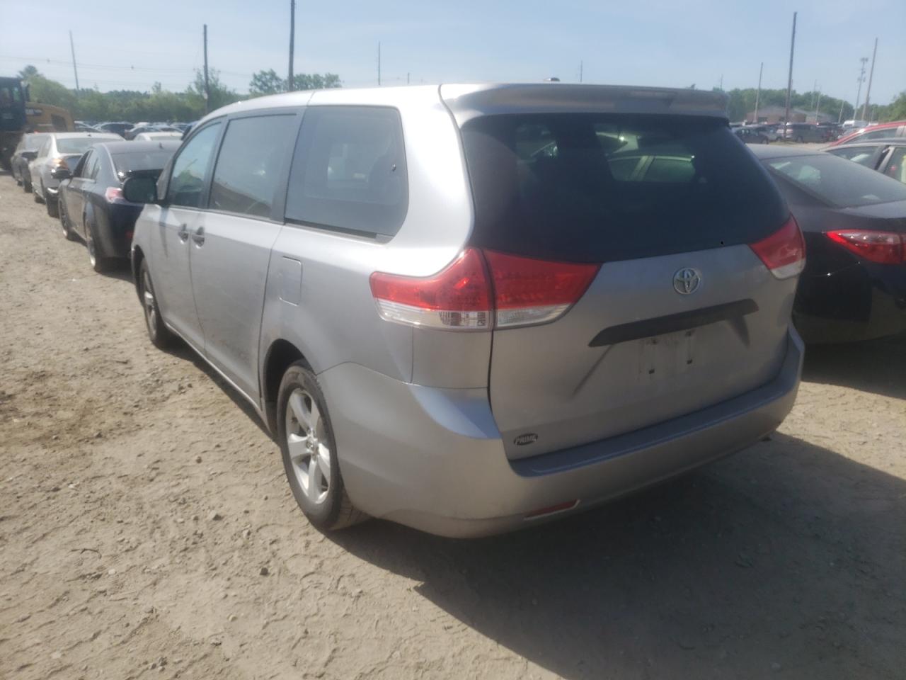 Photo 3 from auction – 2012 TOYOTA SIENNA with VIN 5TDKA3DC0CS011593