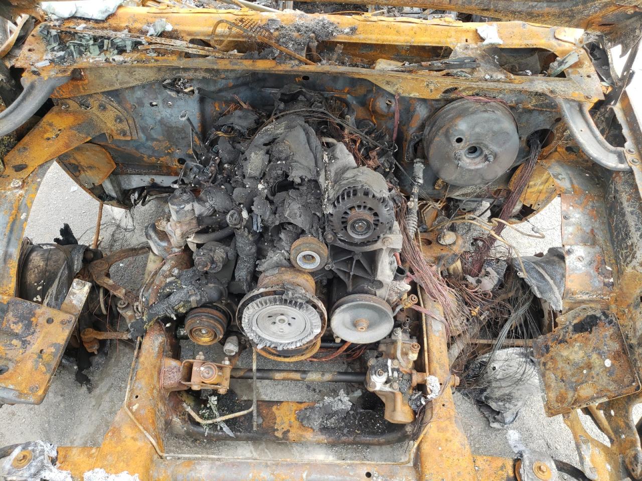 Photo 7 from auction – 2001 CHEVROLET SUBURBAN K with VIN 3GNFK16T41G271126