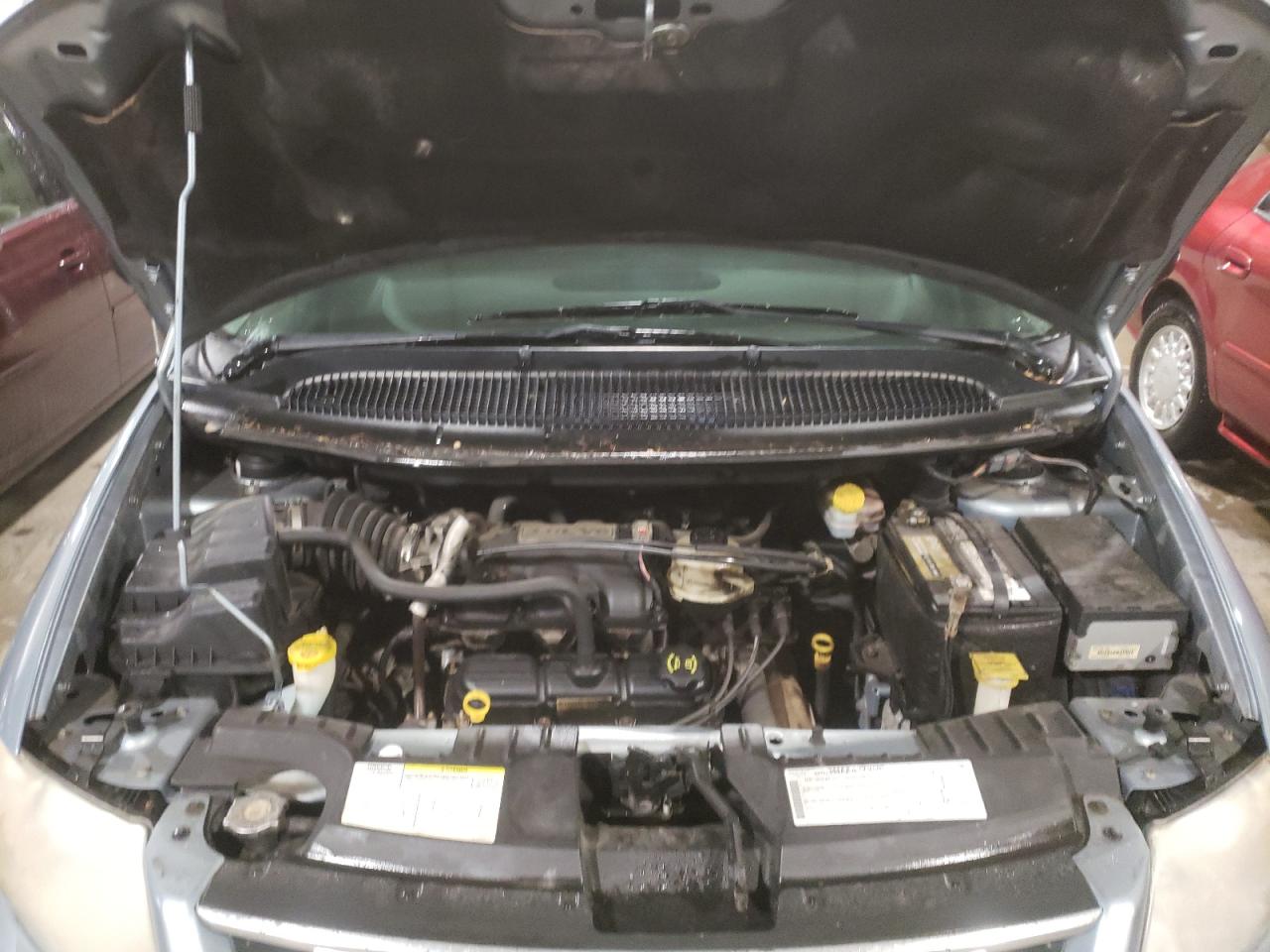 Photo 7 from auction – 2005 CHRYSLER TOWN & COU with VIN 2C4GP54L65R314079