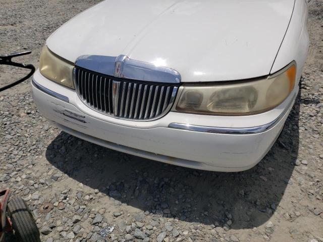 Photo 8 from auction – 2000 LINCOLN TOWN CAR S with VIN 1LNHM82W0YY820644