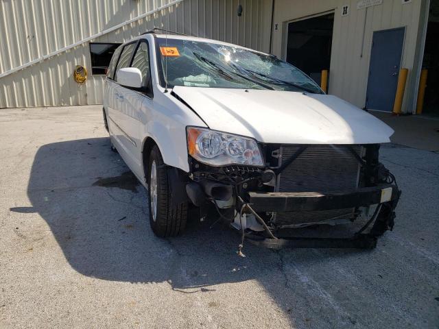 CHRYSLER TOWN & COU 2015 with VIN 2C4RC1BG2FR560891 - Photo from auction