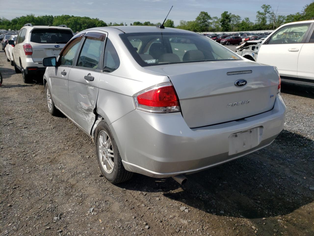 Photo 3 from auction – 2011 FORD FOCUS SE with VIN 1FAHP3FN7BW118958