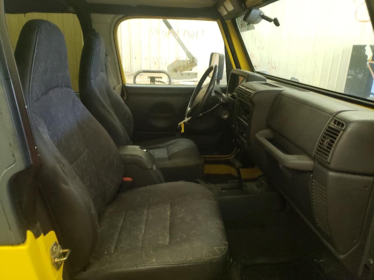 Photo 5 from auction – 2001 JEEP WRANGLER / with VIN 1J4FA49S41P371314