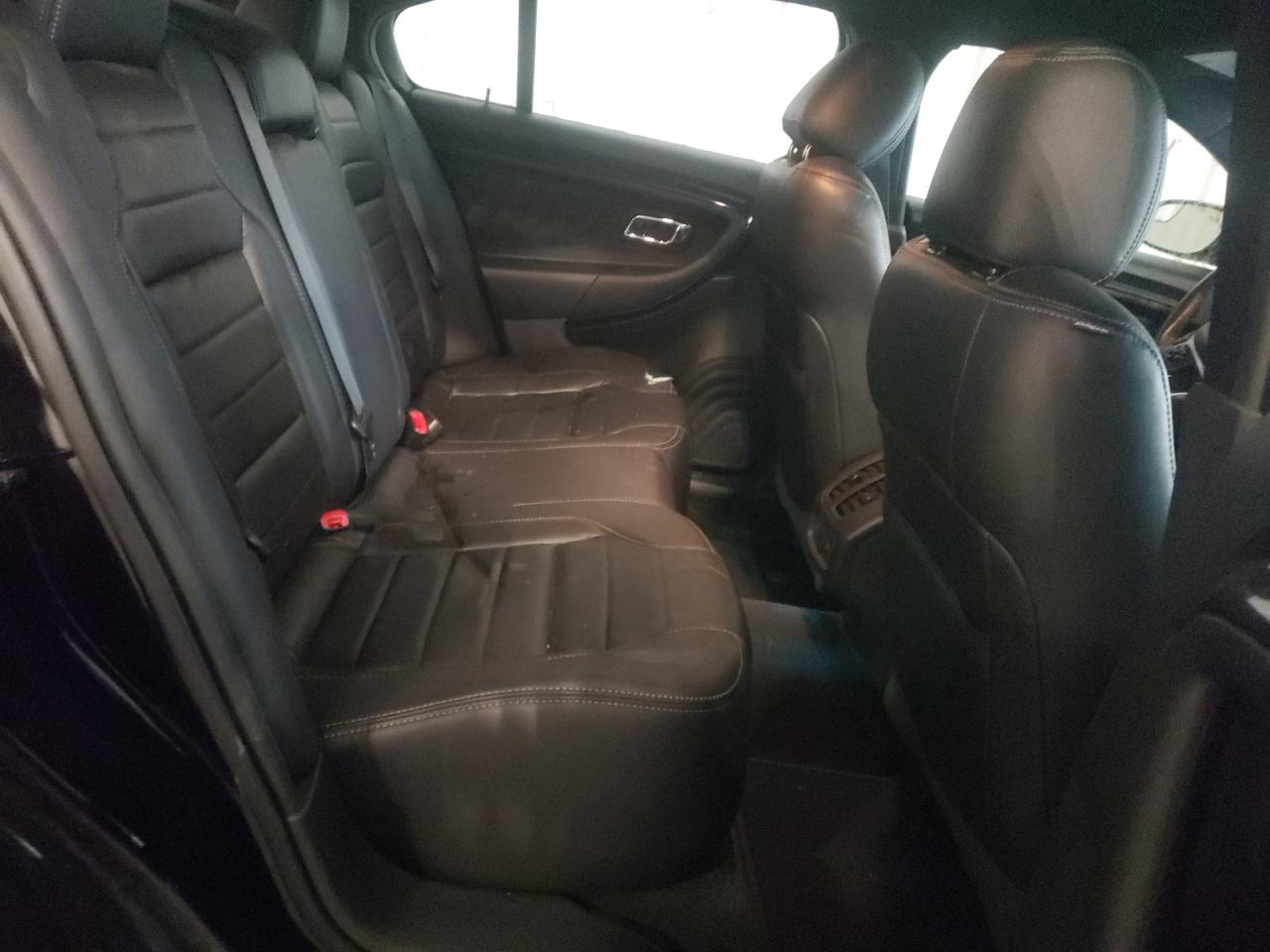 Photo 6 from auction – 2016 FORD TAURUS SHO with VIN 1FAHP2KT9GG157356
