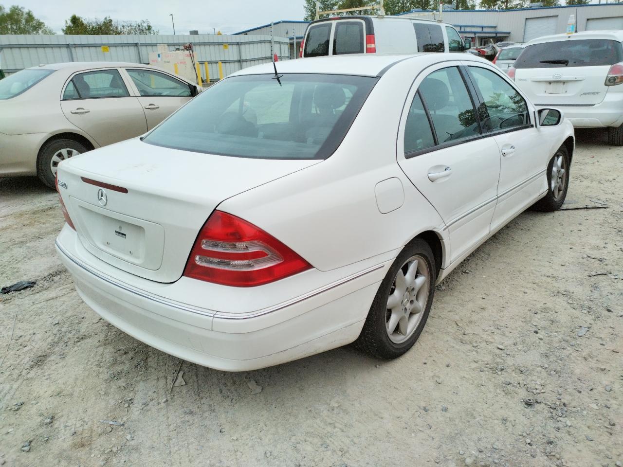 Photo 4 from auction – 2002 MERCEDES-BENZ C 320 with VIN WDBRF64J92F215256