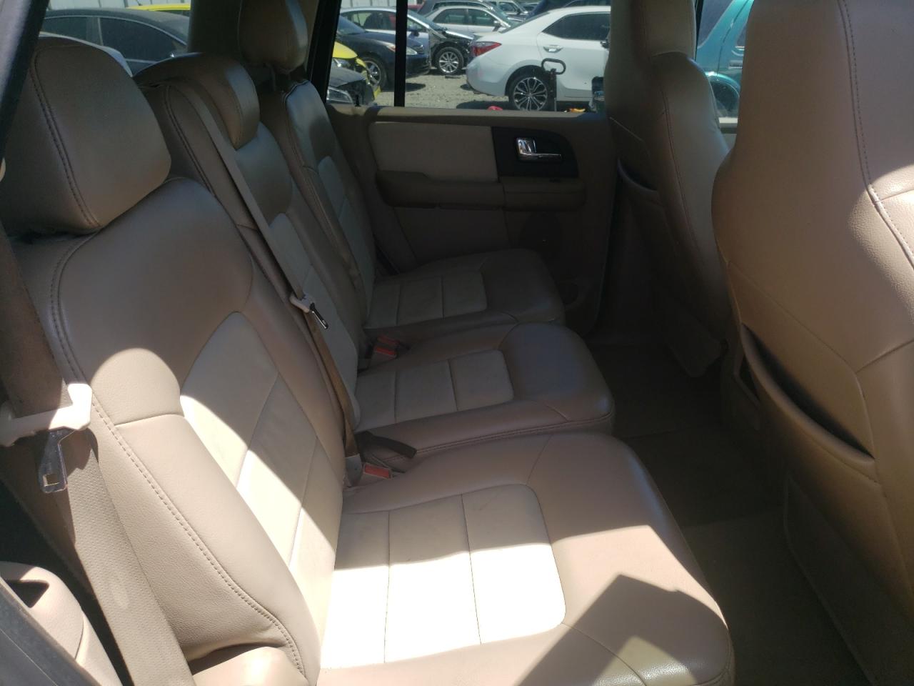 Photo 6 from auction – 2005 FORD EXPEDITION with VIN 1FMFU18545LB07204