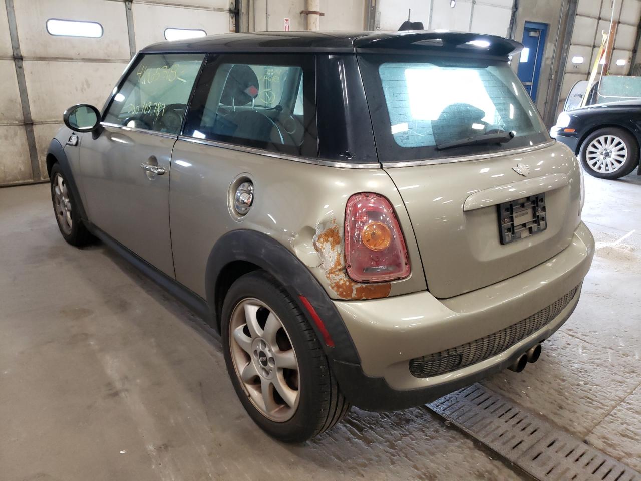 Photo 3 from auction – 2010 MINI COOPER S with VIN WMWMF7C56ATZ71176