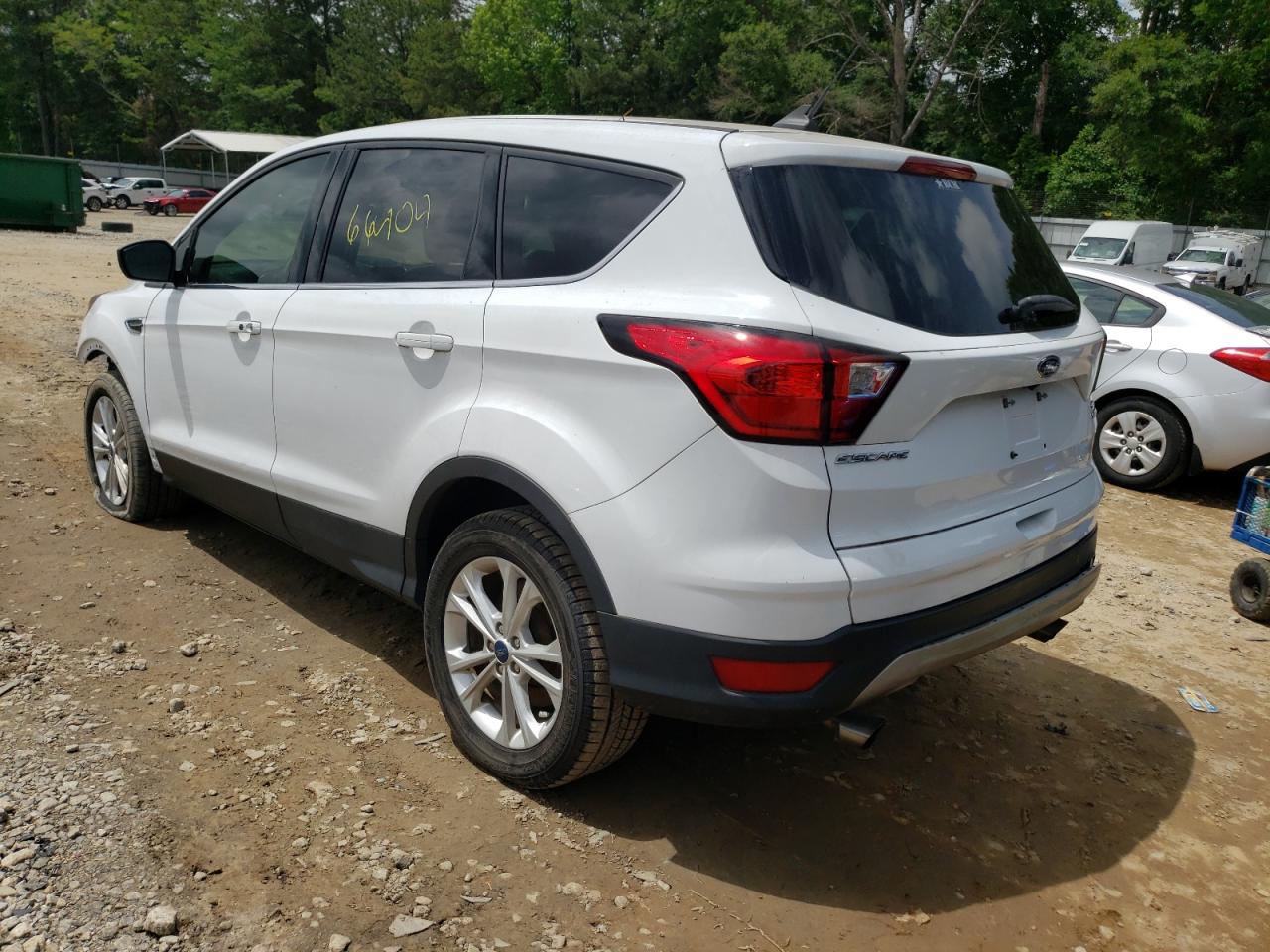 Photo 15 from auction – 2019 FORD ESCAPE SE with VIN 1FMCU0GD2KUA58452