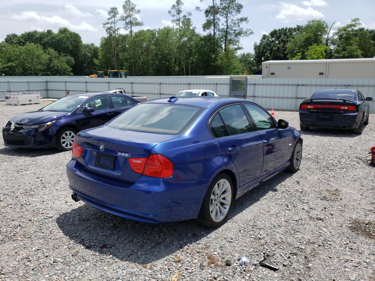 Photo 4 from auction – 2011 BMW 328 I with VIN WBAPH7C53BE680342