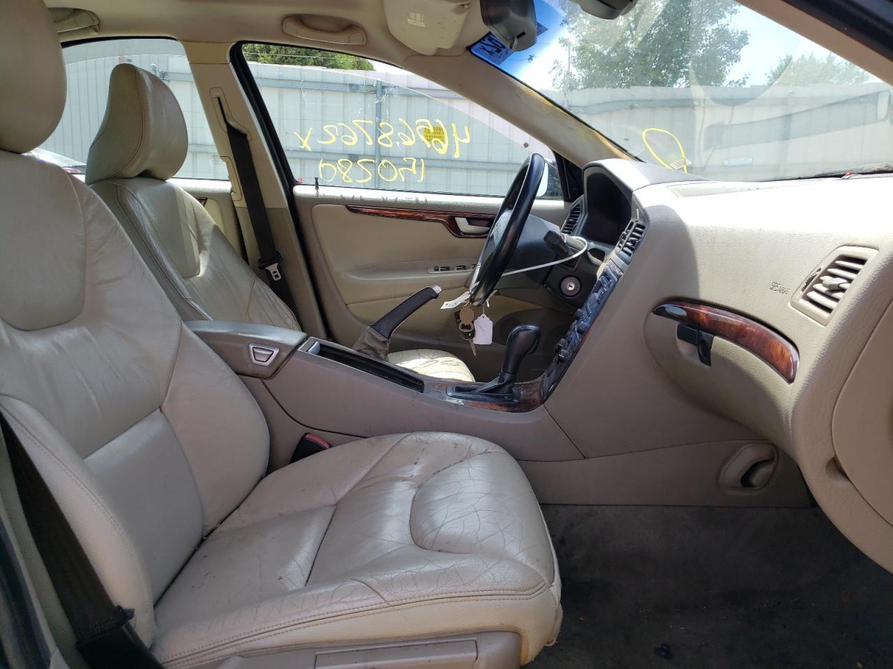 Photo 5 from auction – 2005 VOLVO S60 2.5T with VIN YV1RH592252485409