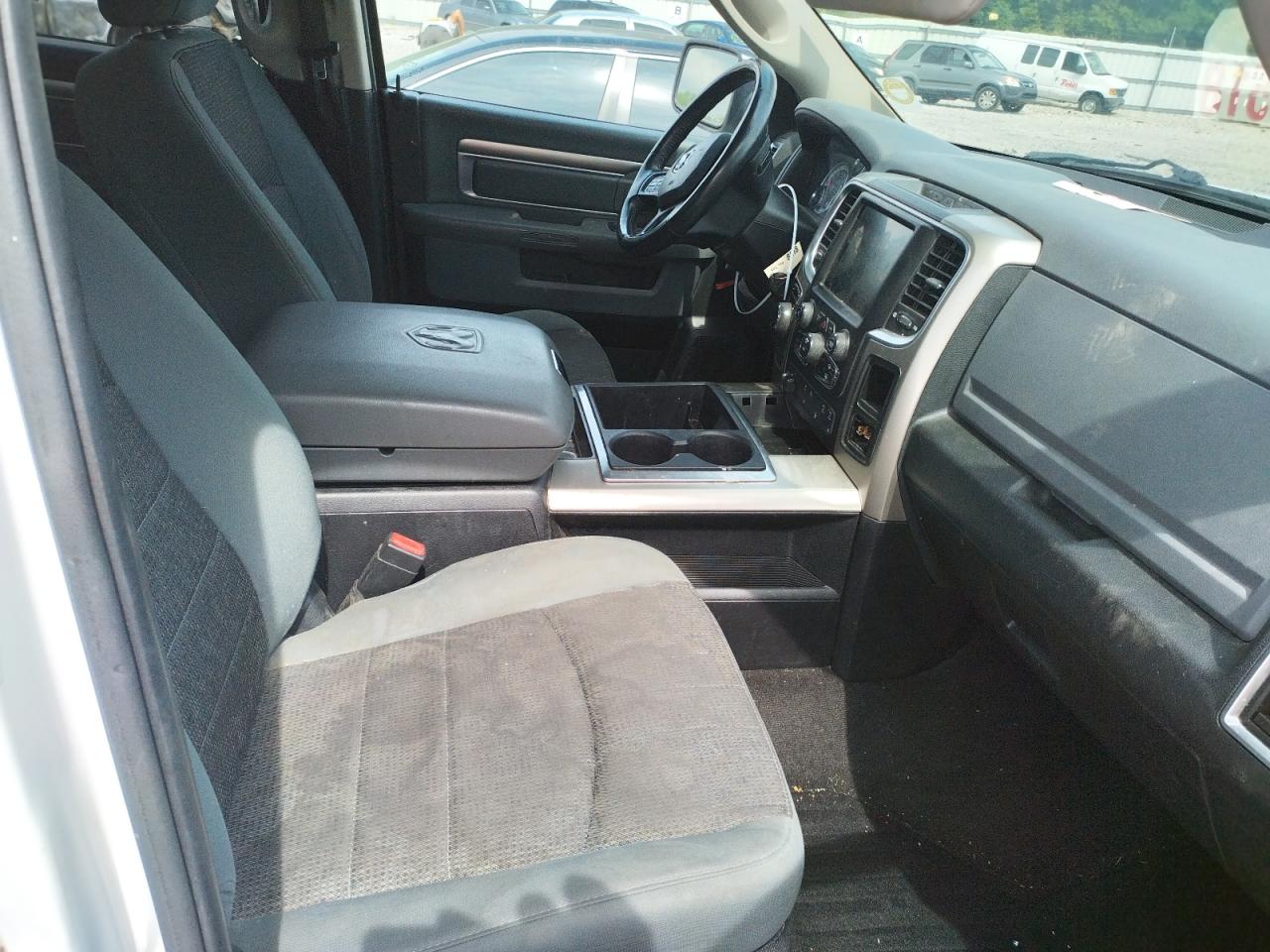 Photo 5 from auction – 2015 RAM 1500 SLT with VIN 1C6RR7LM1FS665143