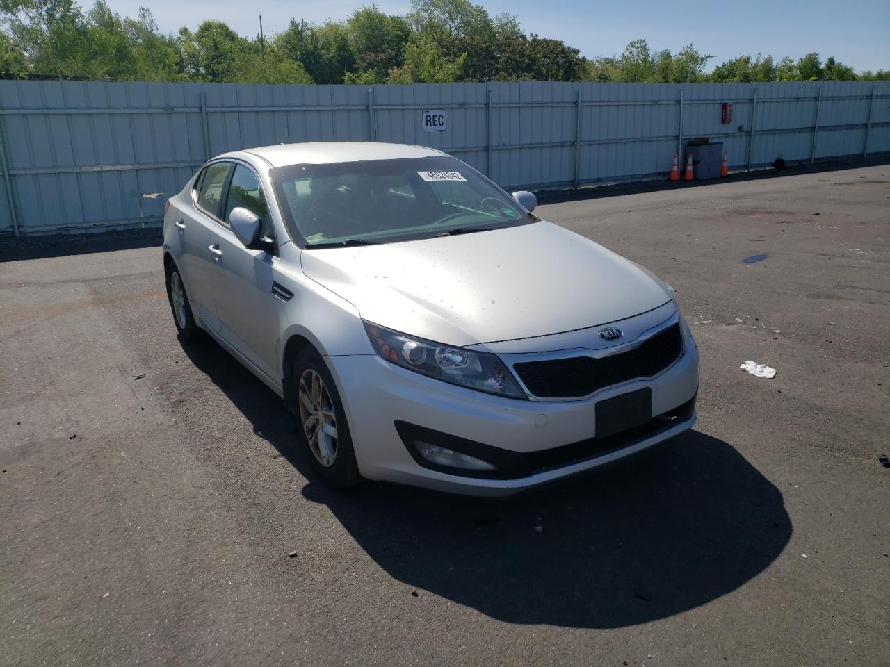 KIA OPTIMA LX 2013 مع رقم تعريف المركبة KNAGM4A70D5373115 - صورة من المزاد