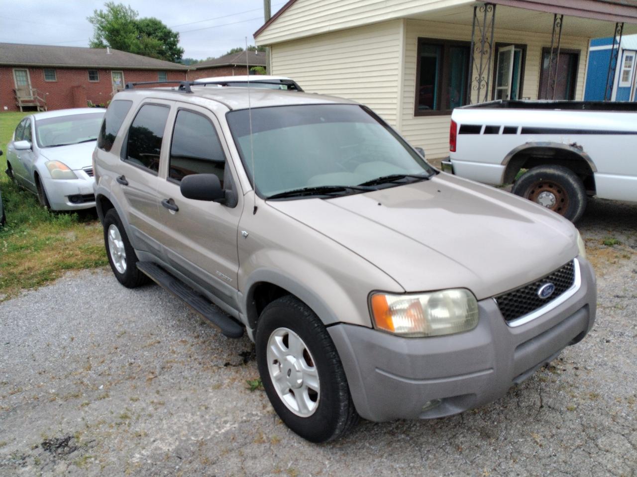 FORD ESCAPE XLT 2001 with VIN 1FMCU04171KA34734 - Photo from auction