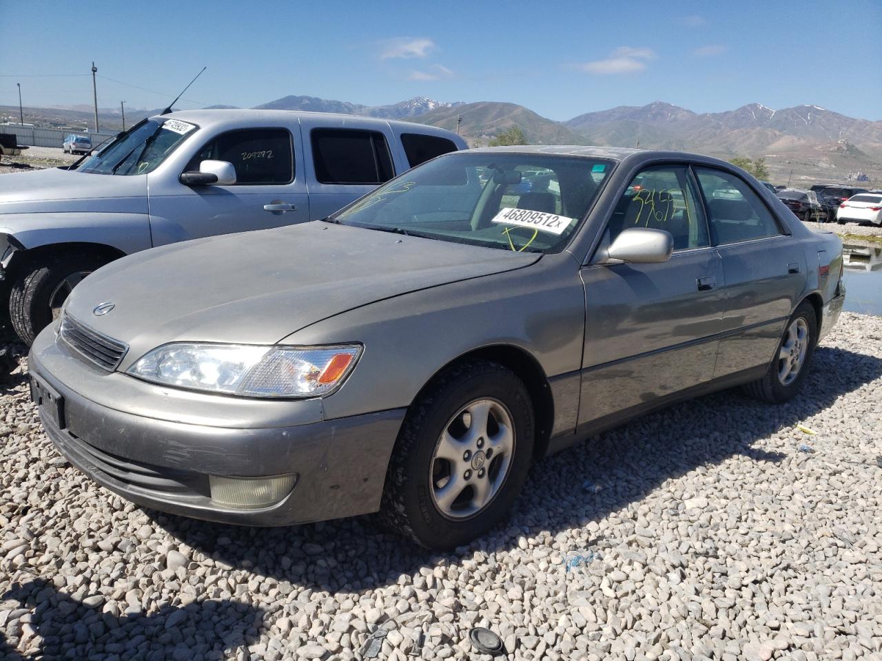 Photo 2 from auction – 1997 LEXUS ES 300 with VIN JT8BF22G8V0037638