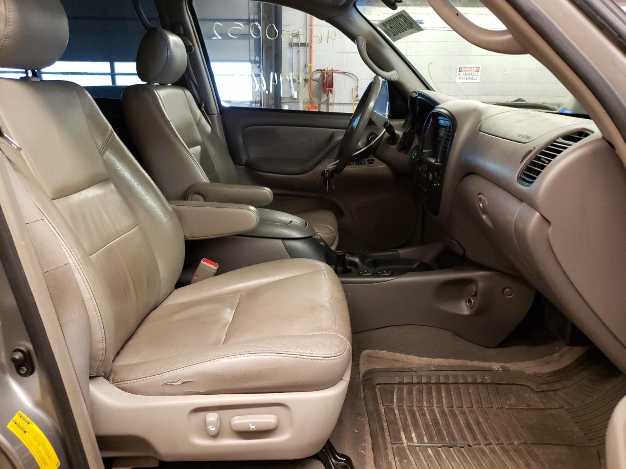 Photo 5 from auction – 2007 TOYOTA SEQUOIA SR with VIN 5TDBT44A77S279187