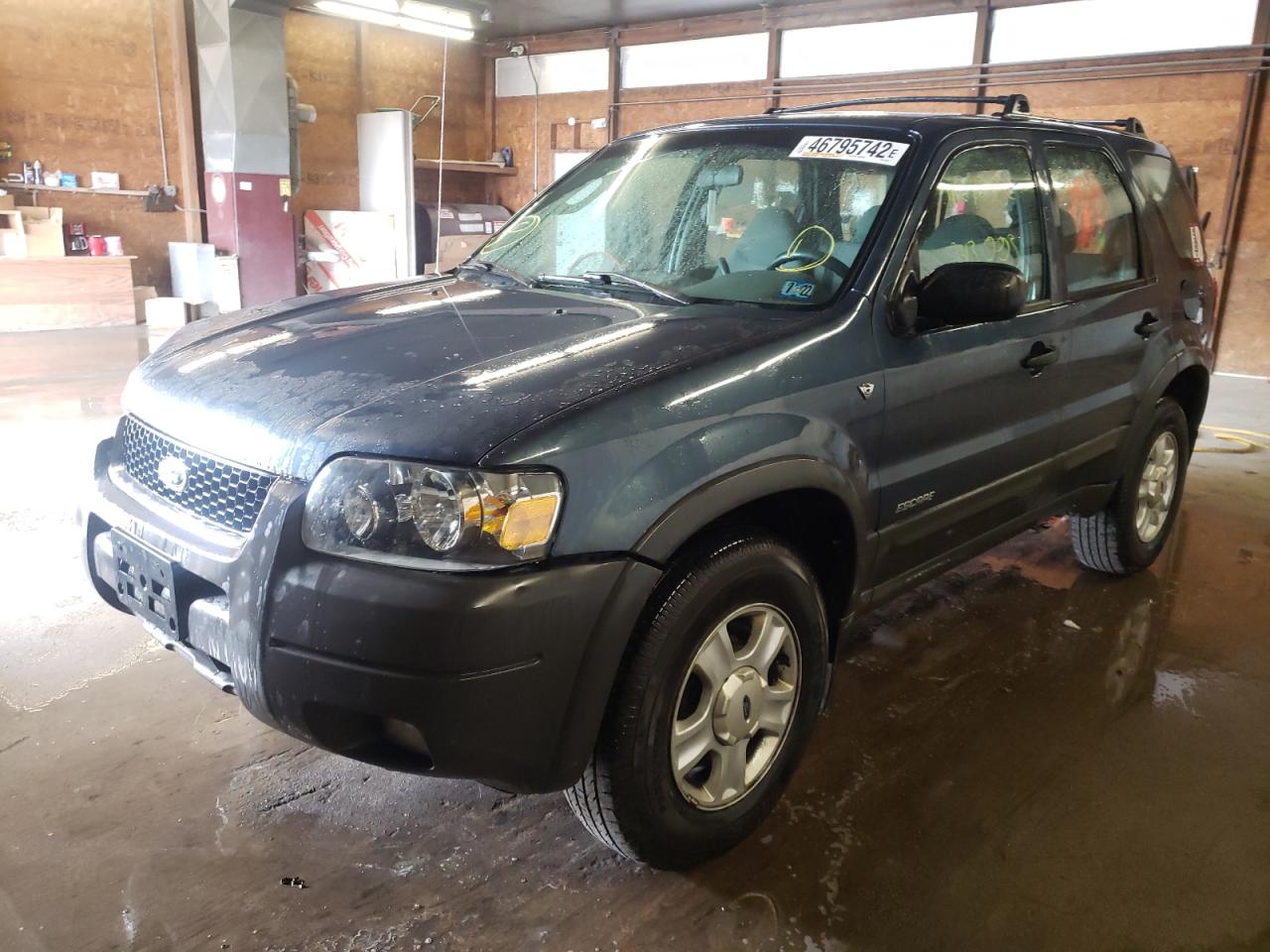 Photo 2 from auction – 2001 FORD ESCAPE XLT with VIN 1FMYU04111KF99034