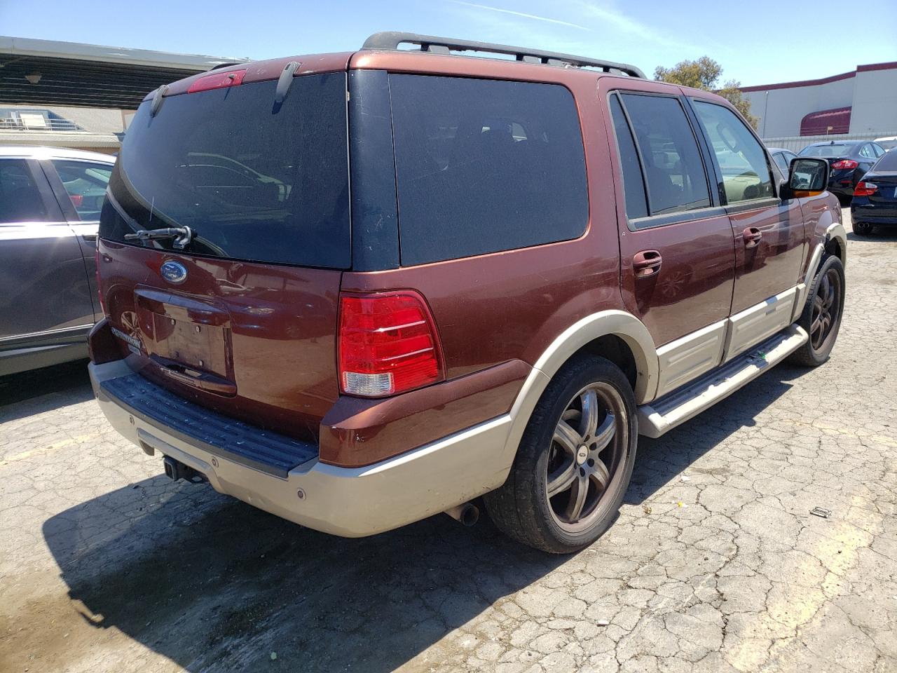 Zdjęcie 4 z aukcji – 2006 FORD EXPEDITION z VIN 1FMPU17516LA27723
