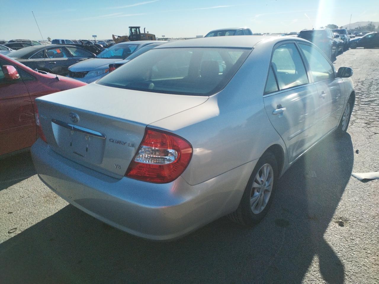 Photo 4 from auction – 2004 TOYOTA CAMRY LE with VIN 4T1BF32K14U068633