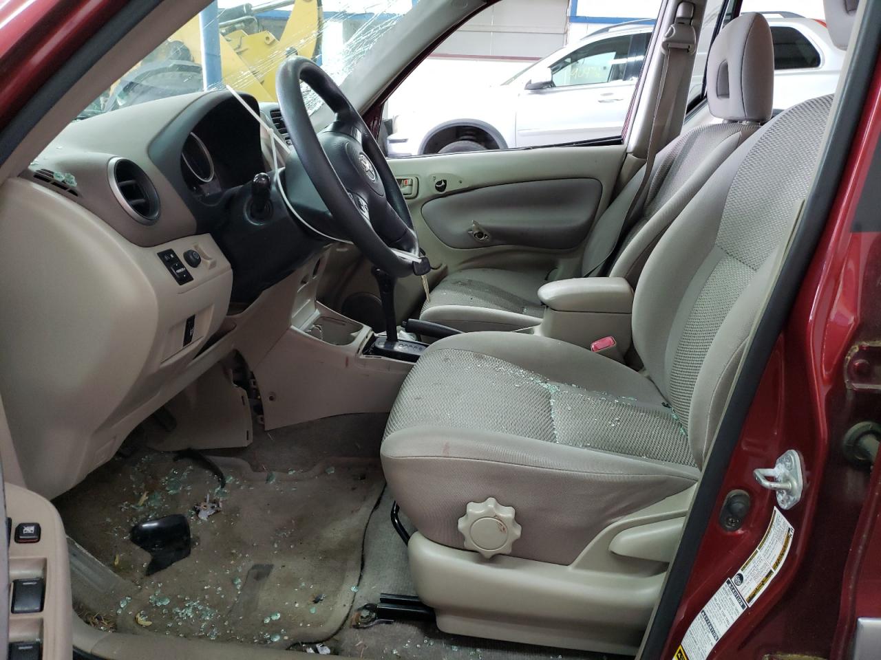 Photo 5 from auction – 2005 TOYOTA RAV4 with VIN JTEHD20V650061127