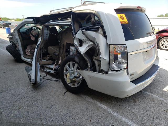 Photo 3 from auction – 2015 CHRYSLER TOWN & COU with VIN 2C4RC1BG2FR560891