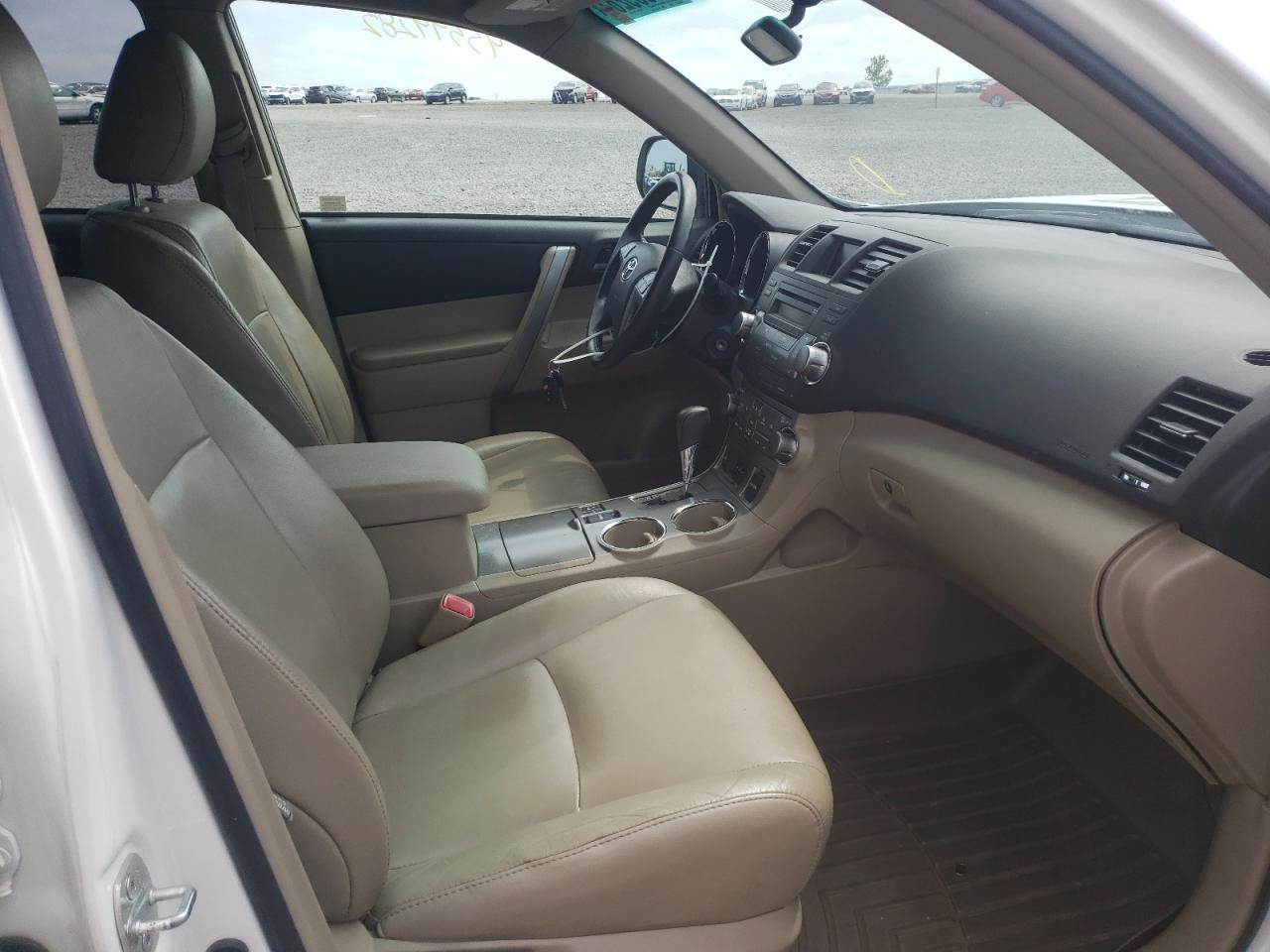 Photo 5 from auction – 2010 TOYOTA HIGHLANDER with VIN 5TDJK3EH5AS040085