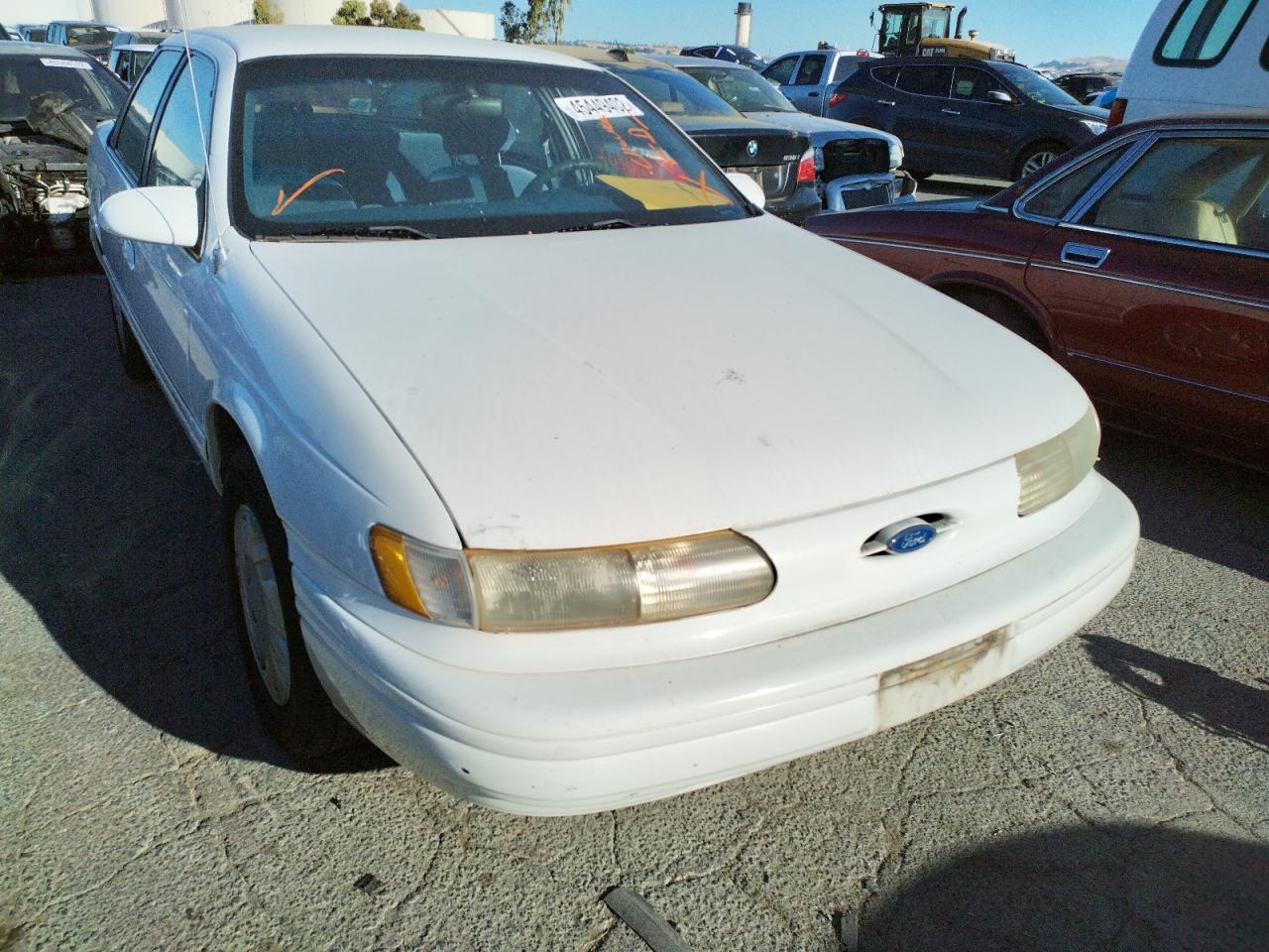 FORD TAURUS GL 1995 with VIN 1FALP52U0SG268052 - Photo from auction