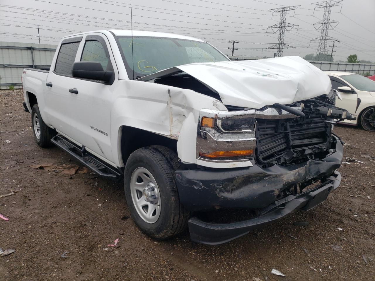 CHEVROLET SILVERADO 2018 with VIN 3GCUKNEC2JG611270 - Photo from auction