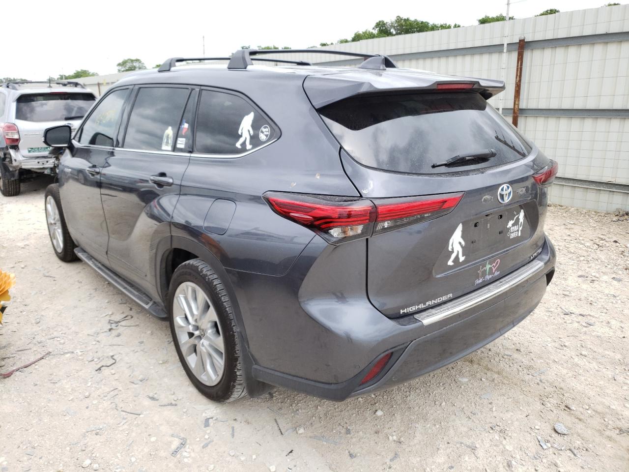 Photo 3 from auction – 2020 TOYOTA HIGHLANDER with VIN 5TDYARAH5LS000537