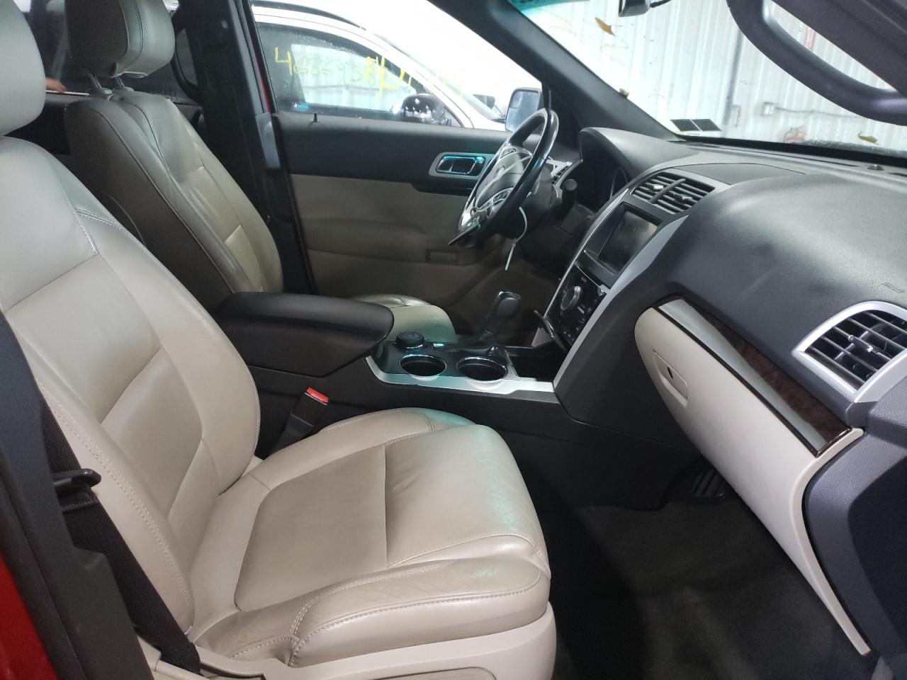 Photo 5 from auction – 2011 FORD EXPLORER L with VIN 1FMHK8F80BGA03351